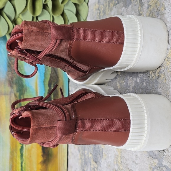 GIanni Bini Wander Lust Lug Sole Platform booties - Picture 7 of 15